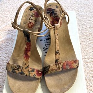 NEW Style & Co cork wedge flower sandals